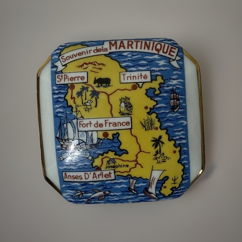 Limoges France Souvenir Porcelain Trinket Square Box Dela Martinique Gold Trim‎